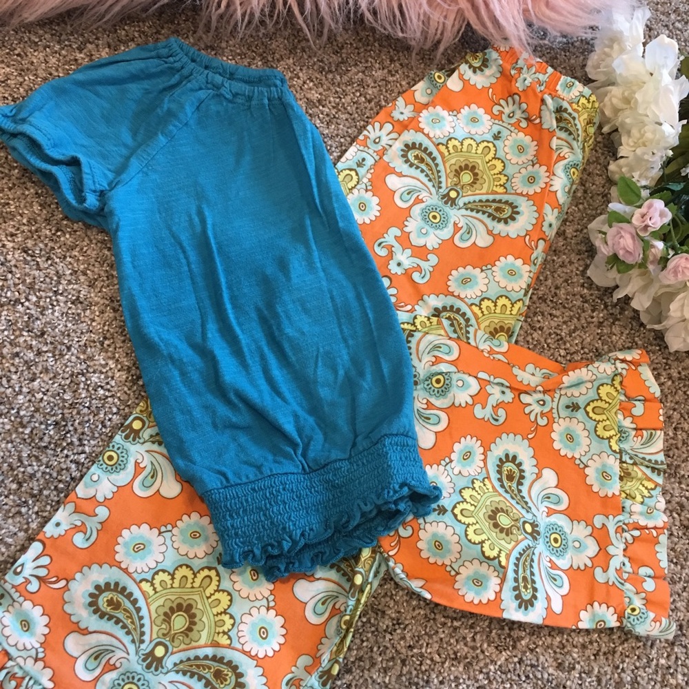 Bundle of girls top and ruffle pants